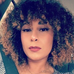 Meet your Posher, Arielle